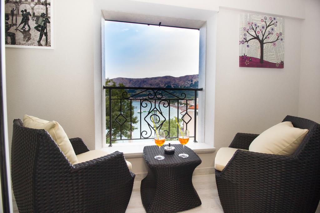 Hotel Heritage Forza Baska  Phòng bức ảnh