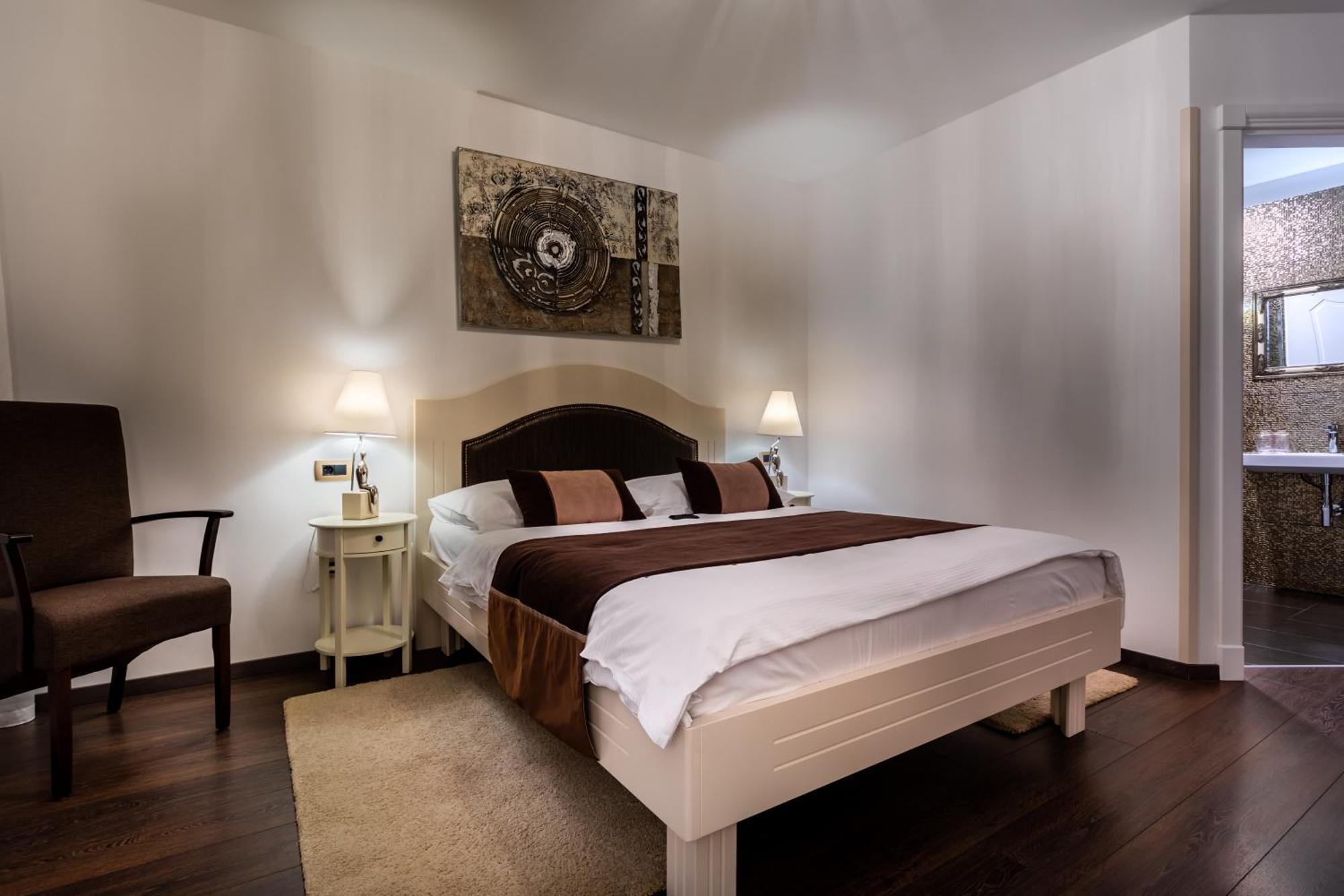 Hotel Heritage Forza Baska  Phòng bức ảnh